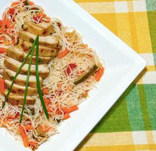 Load image into Gallery viewer, Wave2go Thaï chicken stir fry on rice vermicelli 425g